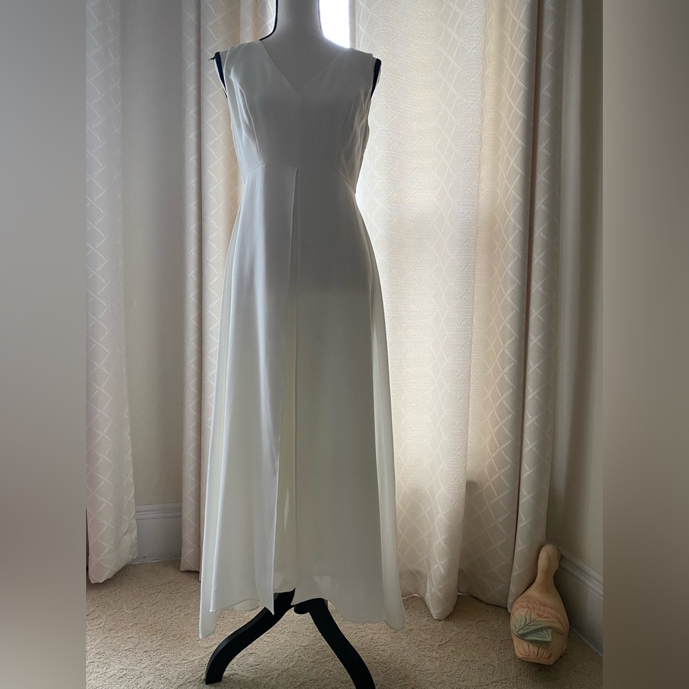Gorgeous white pant/dress NWT